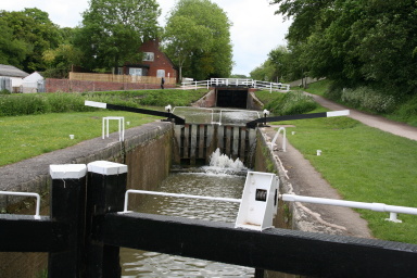 Caen Hill locks, Devizes, Wiltshire, England—30 May 2006